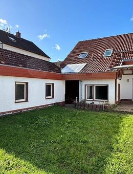 **RESERVIERT** Charmantes Einfamilienhaus mit vielseitig nutzbarem Nebengebäude - Roßdorf (Hessen)