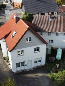 SOLIDES UND GROßZÜGIGES WOHNHAUS FÜR IHRE FAMILIE! KEINE KÄUFERPROVISION! - Schwalmtal (Hessen)