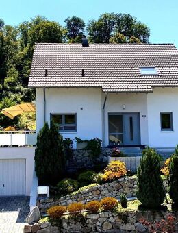 Als ob Sie es selbst geplant hätten. Durchdachtes Haus in Erholungslage. - Sulzburg
