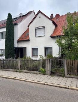 kleines Siedlungshaus (RMH) im Zentrum Neumarkts zur Generalsanierung - Neumarkt (Oberpfalz)