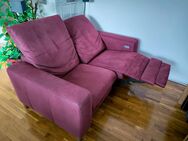 2-Sitzer Couch, elektrisch verstellbar, 170 cm, dunkelrot (Sofa) - München