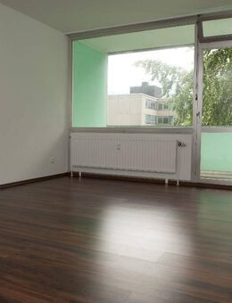 Tolle EG Wohnung mit neuem Laminat und tapeziert - Kreuztal