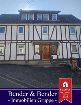 Historisches & gepflegtes Ein-/Zweifamilienhaus mit großem Wiesengrundstück - nahe Freudenberg! - Friesenhagen