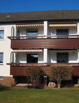 Wohnung im EG mit Balkon, Garage und Stellplatz in ruhiger Lage ... sucht lebensälteren Mieter ... - Garbsen