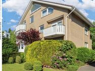 Hoberge-Uerentrup: Schicke 3,5 Zimmer-Wohnung mit 2 Balkonen, Kamin, EBK, Garage, Tiefgarage und Stellplatz - Bielefeld