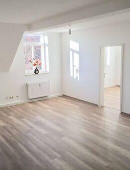 bald fertig gemalert, großzügige Dachgeschosswohnung - Chemnitz