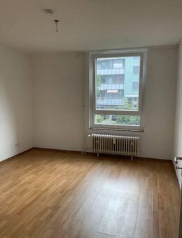Ab 01.09.! Helle 2-Zimmer-Erdgeschosswohnung mit Bodenbelag und Balkon - Monheim (Rhein)