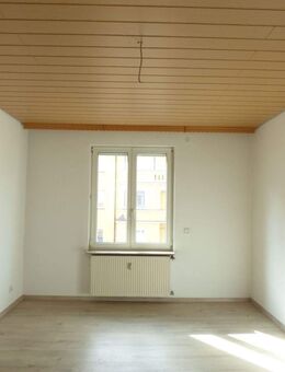 3-Zimmer-Wohnung mit Balkon, zentral gelegen, nur wenige Gehminuten zur U-Bahn Aufseßplatz, mit schöner Einbauküche - Nürnberg