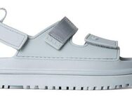 UGG K GOLDENGLOW Badesandale, Sommerschuh, Poolslides, Plateauabsatz, mit Klettverschluss
