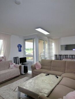 Helles Wohnen in Bestform: Modernisierte Wohnung mit zwei Balkonen - Winterlingen