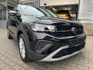 VW T-Cross, 1.0 TSI Life Life, Jahr 2024 - Frankfurt (Main)