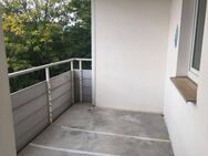 3. OG - FAHRSTUHL IM HAUS - Nachmieter gesucht - Tolles großes Wohnzimmer, gemütliche Loggia - Tageslichtbad mit Wanne - Langelsheim