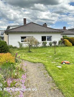 Schönes Zweifamilienhaus mit großem Grundstück - Kirchberg (Hunsrück)