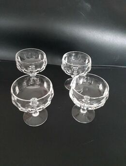 2 Glasschalen Dessertschalen mit ca. 9cm Durchmesser hoch ca. 10cm - Essen