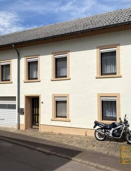 Geräumiges Einfamilienwohnhaus mit 3 Garagenstellplätzen - Kastel-Staadt