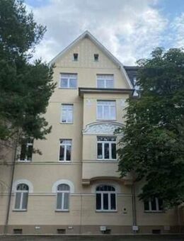 Ab Februar 2026!!Zentrumsnahe 3-Raum-Wohnung mit Balkon, Stellplatz und EBK - Zwickau