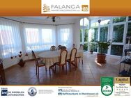 Falanga Immobilien - RAUMWUNDER! Charmantes & gemütliches EFH mit reichlich Platz und Fernblick in Essenheim - Essenheim