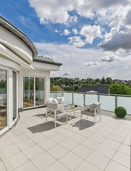 Traumhafte Ausblicke über die Stadt - Elegante Penthouse-Maisonette mit Aufzug - Wiesbaden