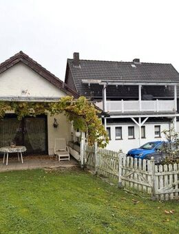 !PROVISIONSFREI! Wohnung (212 m²) in Staufenberg-Benterode: viel Platz, Galerie, Partyraum, Kaminanschluss, Terrasse, Garten, 2 Garagen, 1 Stellplatz - Staufenberg (Niedersachsen)