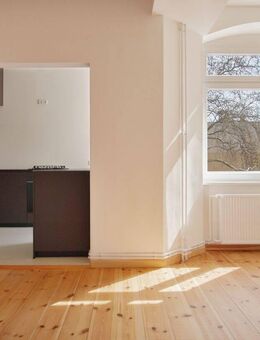 Mitte mit Stil - Hochwertige Altbauwohnung mit großzügiger Gemeinschafts-Terrasse - Berlin