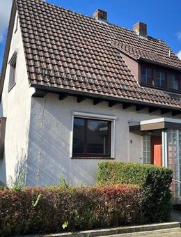 Sanierungsobjekt mit Substanz: Einfamilienhaus auf 1.200 m² Grundstück in Toplage von Fuldabrück - Fuldabrück