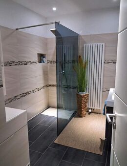 Eleganter Bungalow auf großzügigem Grundstück mit hochwertiger Ausstattung. - Hoppegarten