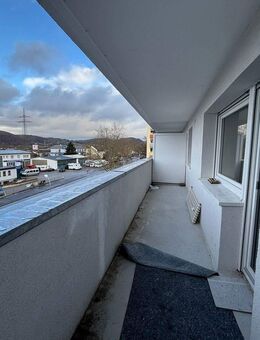 Moderne 3-Zimmer-Wohnung mit Balkon und Aussicht in Lörrach - Lörrach