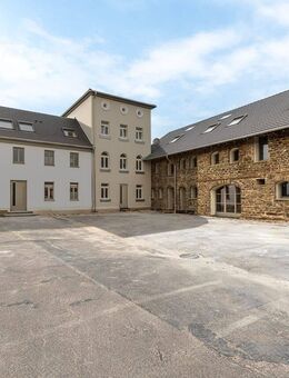 MANNELLA*Lichtdurchflutetes Stadthaus in historischer Hofanlage "Haus Freiheit"* - Lohmar