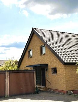 Platz für neue Ideen: Freistehendes Einfamilienhaus mit Garten in Schorndorf - Schorndorf (Baden-Württemberg)