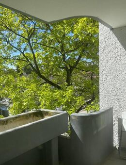 NEUWERTIG - Erstbezug nach Luxussanierung in ruhiger & begehrter Lage - Nähe U6 - München