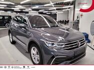 VW Tiguan, 2.0 TDI R-Line, Jahr 2022 - Wackersdorf