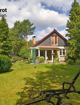 Uferlage & eigener Bootssteg: Idyllisches Haus mit Kaminen, Wintergarten auf 918 m² Grundstück - Spreenhagen