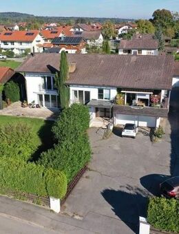 Stilvolles Zweifamilienlandhaus mit großem Garten und Berg-Panoramablick in Raisting - Raisting
