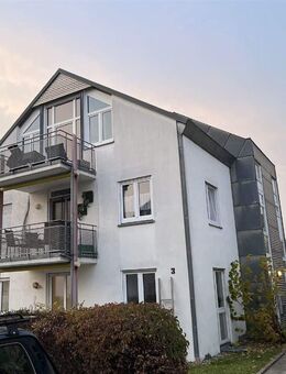 Schöne Dachgeschosswohnung mit zwei Balkone in einer kleineren Wohneinheit - Igersheim