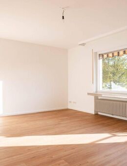 KEINE KÄUFERPROVISION Sanierte 3-4 Zimmerwohnung mit Balkon und Garage in Bielefeld Brackwede - Bielefeld