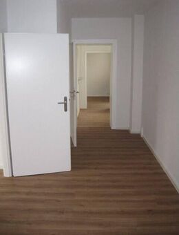 Geräuige 3 Raumwohnung mit Balkon - Chemnitz