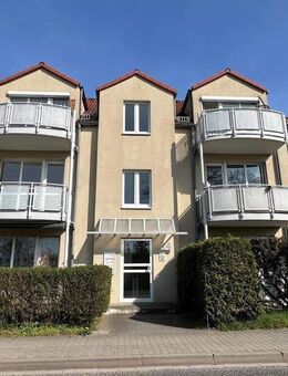 www.immovista.de SCHICKE 2-ZIMMERWOHNUNG MIT 2 BALKONEN - frisch renoviert + Parkett - Dresden