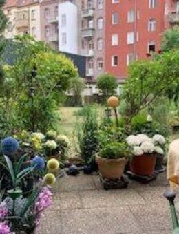 N-Gibitzenhof: Gut vermietete Eineinhalb-Zimmerwohnung mit Terrasse, Garten und Duplex-Stellplatz! - Nürnberg