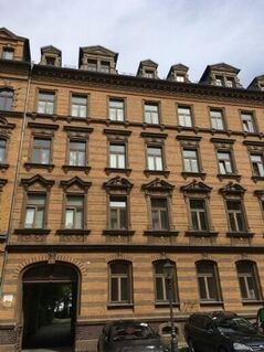 schöne Wohnung am Rande der Innenstadt: 3-Zimmer Wohnung im 2. OG, Stellplatz mgl.