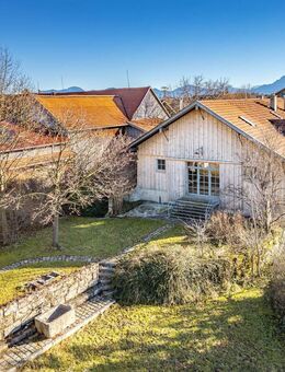 Denkmalgeschützte Rarität: Zauberhafter Hof von 1650 in idyllischer Lage mit Alpenblick - Eglfing