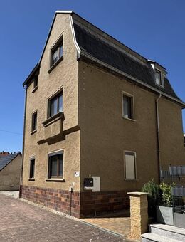 Ein-/Zweifamilienhaus mit großer Terrasse sucht neue Familie - Auf Wunsch auch mit Garten - Crossen (Elster)