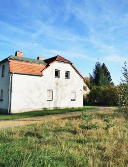 Mehrfamilienhaus, auch geeignet zum Ausbau für nur 1 Familie - Bernsdorf (Regierungsbezirk Dresden)