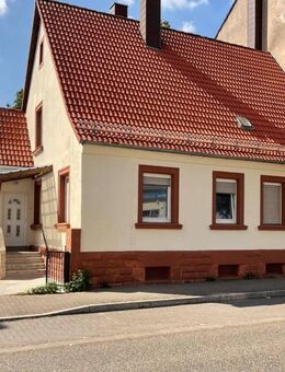 Sehr gepflegtes, neu renoviertes Einfamilienhaus in zentraler Lage - Pirmasens