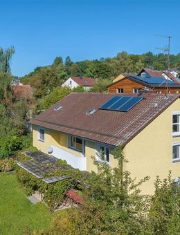 Großzügiges Zweifamilienhaus auf schönem Grundstück mit genügend Platz für Ihre Ideen - Passau