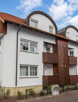 SCHÖNE UND GEPFLEGTE WOHNUNG MIT EINBAUKÜCHE, BALKON UND STELLPLATZ - Lippstadt