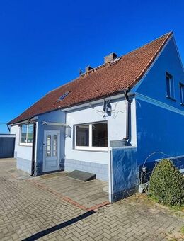 Dr. Lehner Immobilien NB - Modernes Bauernhaus am Ortsrand ideal für Pferdehaltung - Altentreptow