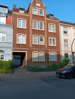 Eine gute Gelegenheit! Renovierungsbedüftige, leerstehende Eigentumswohnung im EG mit Garage und Garten in guter Lage - Herne
