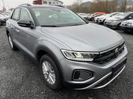 VW T-Roc, 1.5 TSI LIFE PARKLENK PDCvo hi FRONT, Jahr 2023 - Boxberg (Baden-Württemberg)