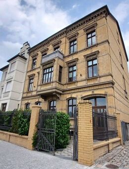 Großzügig geschnittene 3-Raum-Wohnung im EG mit EBK/ Balkon/ Gäste-WC/ ab sofort! - Dessau-Roßlau