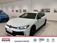 VW Passat, 2.0 R-Line (BlackStyle ), Jahr 2022 - Passau